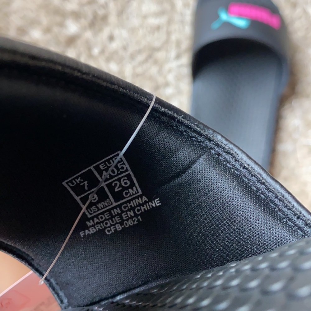 Women’s Cool Cat Puma Slides - Picture 5 of 7